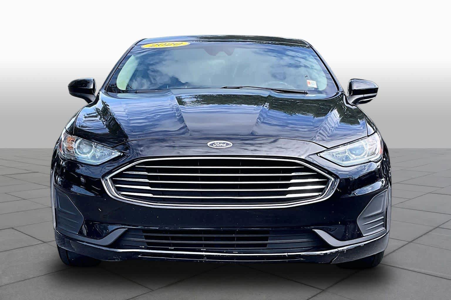 Used 2020 Ford Fusion SE FWD image 4