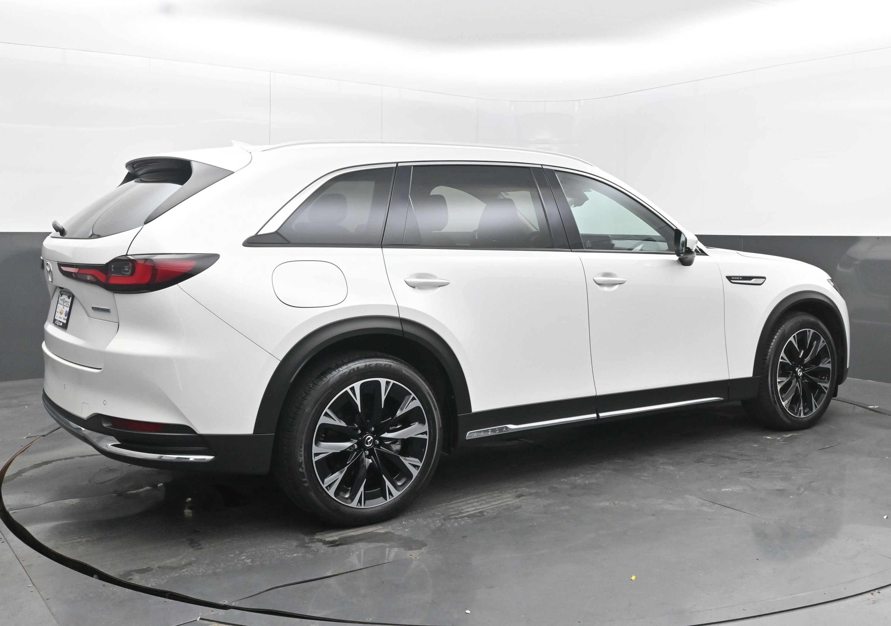 Used 2024 MAZDA CX-90 Plug-In Hybrid w/ Premium Pkg image 9