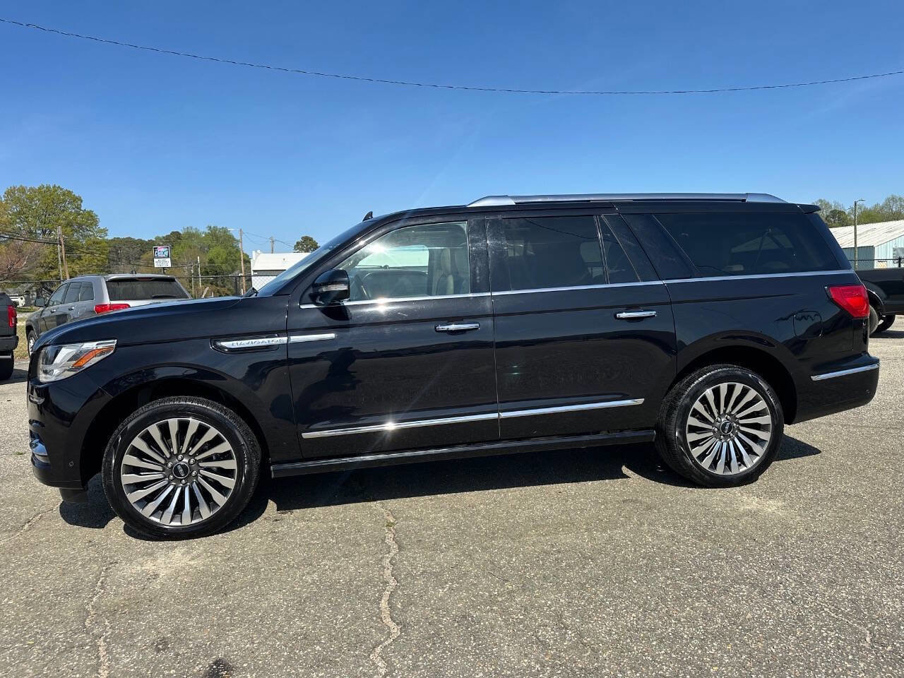 Used 2019 Lincoln Navigator L Reserve image 22