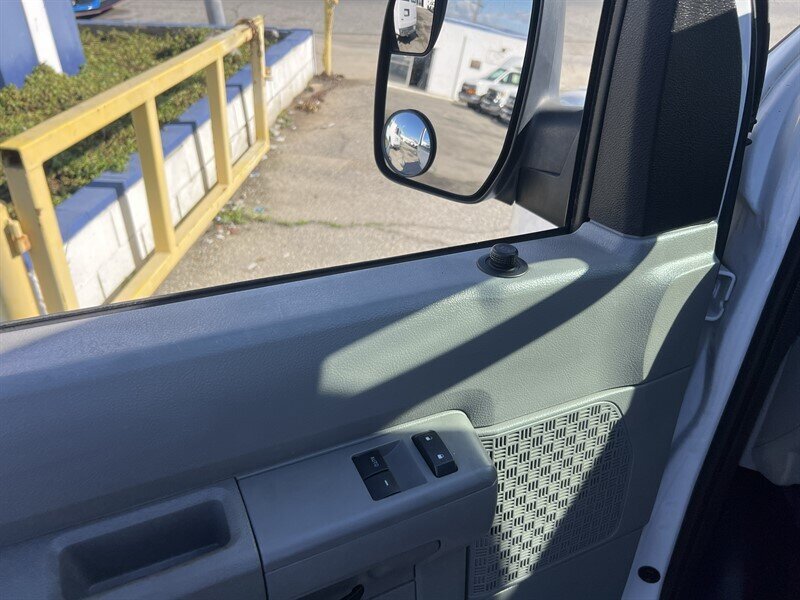 Used 2013 Ford E-150 and Econoline 150 RWD image 15