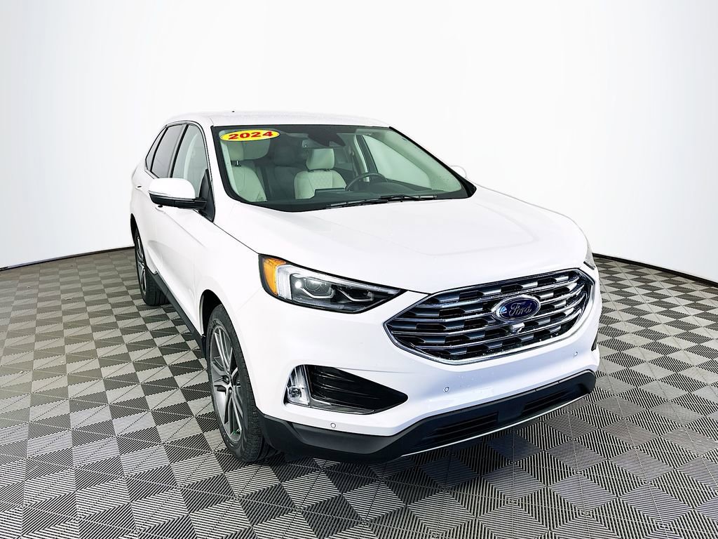 Used 2024 Ford Edge Titanium w/ Equipment Group 301A AWD/4WD image 3