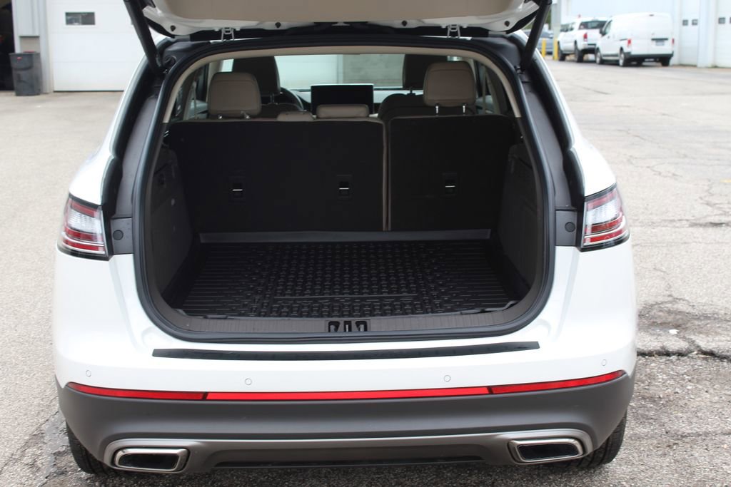 Used 2022 Lincoln Nautilus Reserve FWD image 17