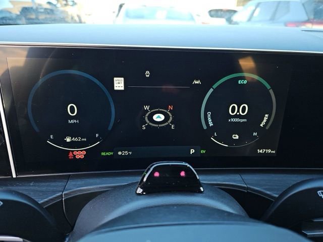 Used 2025 Hyundai Santa Fe Limited image 17