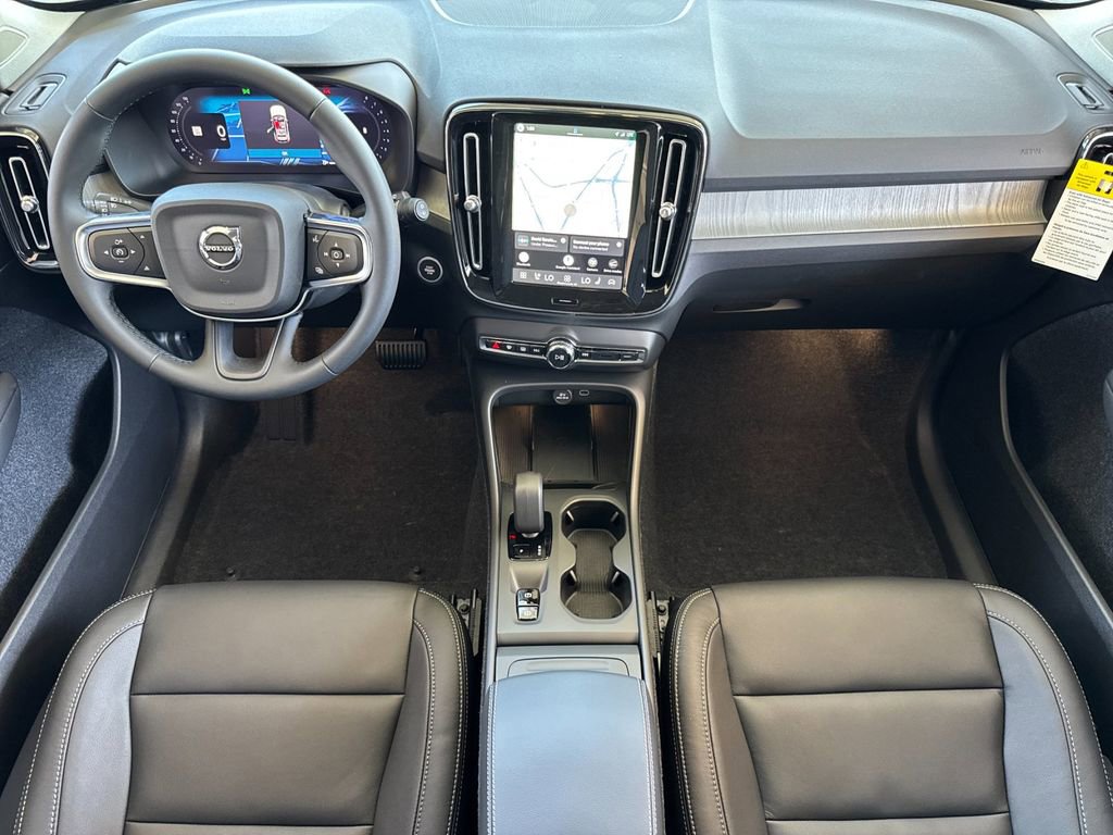 New 2026 Volvo XC40 B5 Core w/ Climate Package AWD/4WD image 12