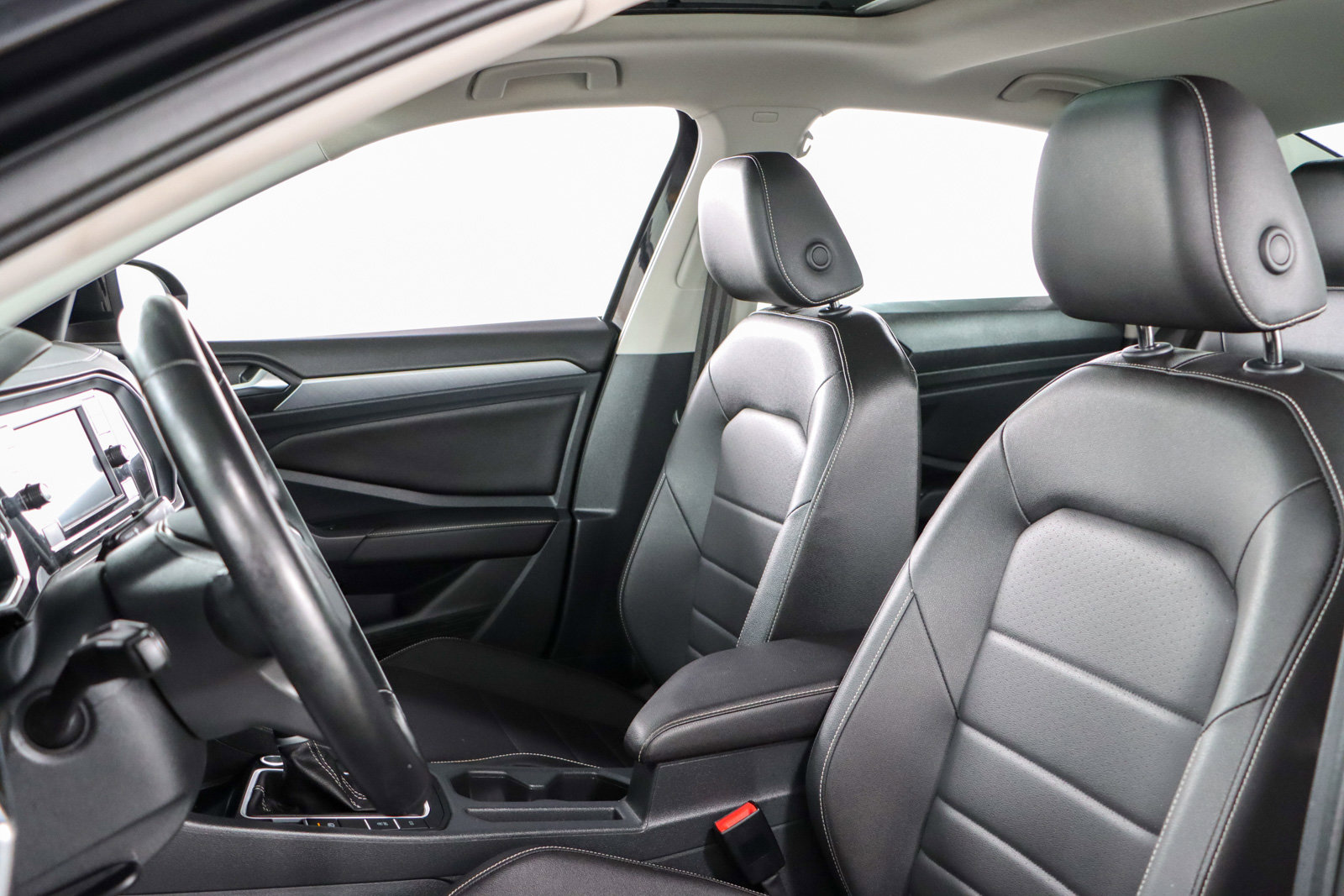 Used 2024 Volkswagen Jetta SE image 24