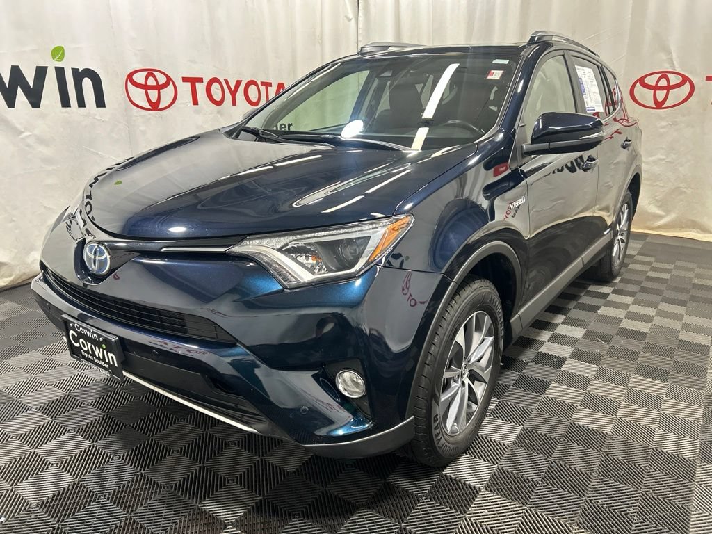 Used 2017 Toyota RAV4 XLE w/ Convenience Package AWD/4WD image 3