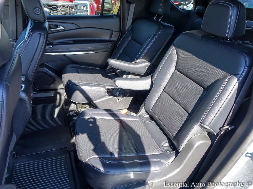 Used 2026 Chevrolet Traverse LT w/ Midnight/Sport Edition FWD image 16