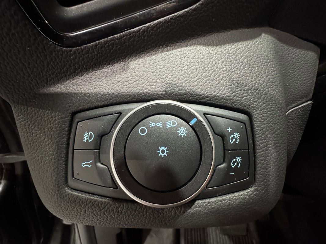 Used 2018 Ford Escape Titanium w/ Ford Safe & Smart Package image 29