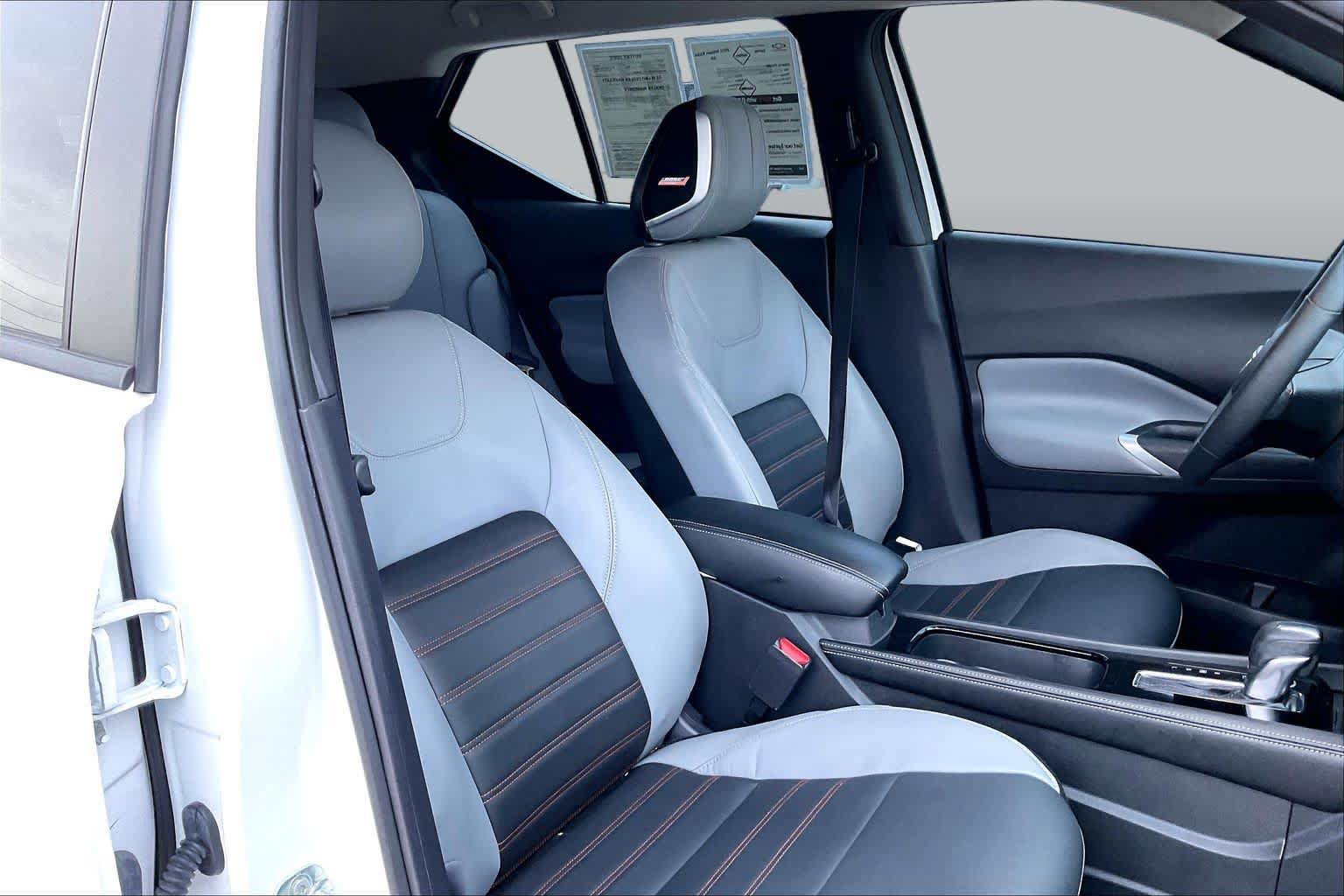 Used 2024 Nissan Kicks SR w/ SR Premium Package FWD image 9