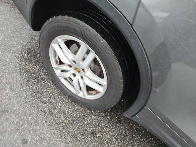 Used 2016 Porsche Cayenne Base image 8