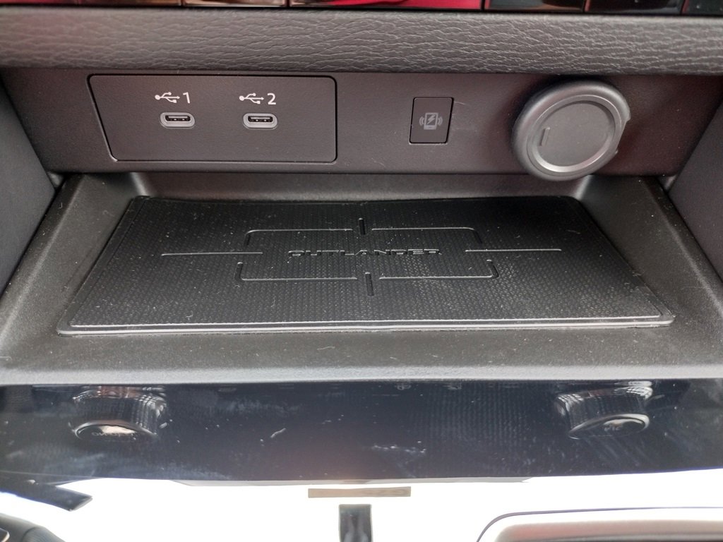 New 2025 Mitsubishi Outlander SE image 23