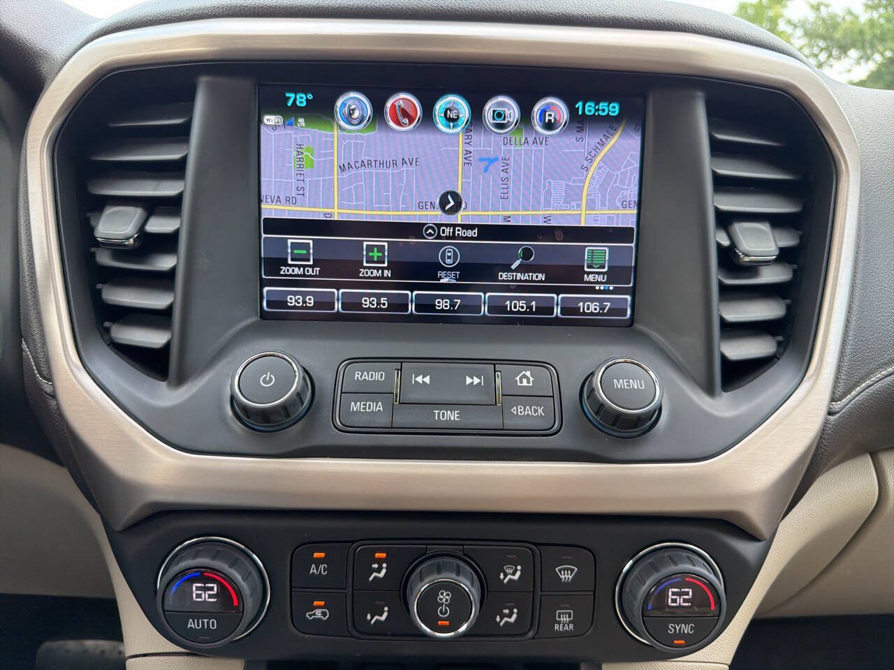 Used 2019 GMC Acadia Denali w/ Technology Package FWD image 15