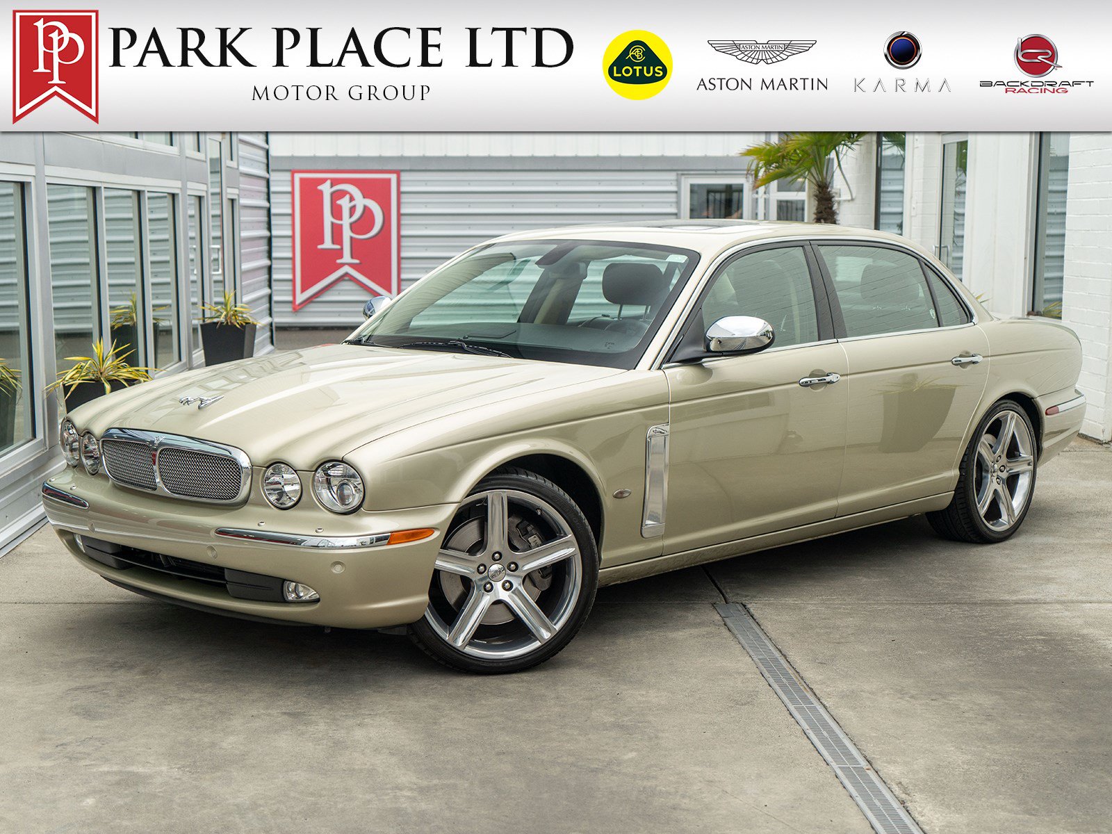 Used 2006 Jaguar XJ Vanden Plas Super V8 Portfolio RWD image 1