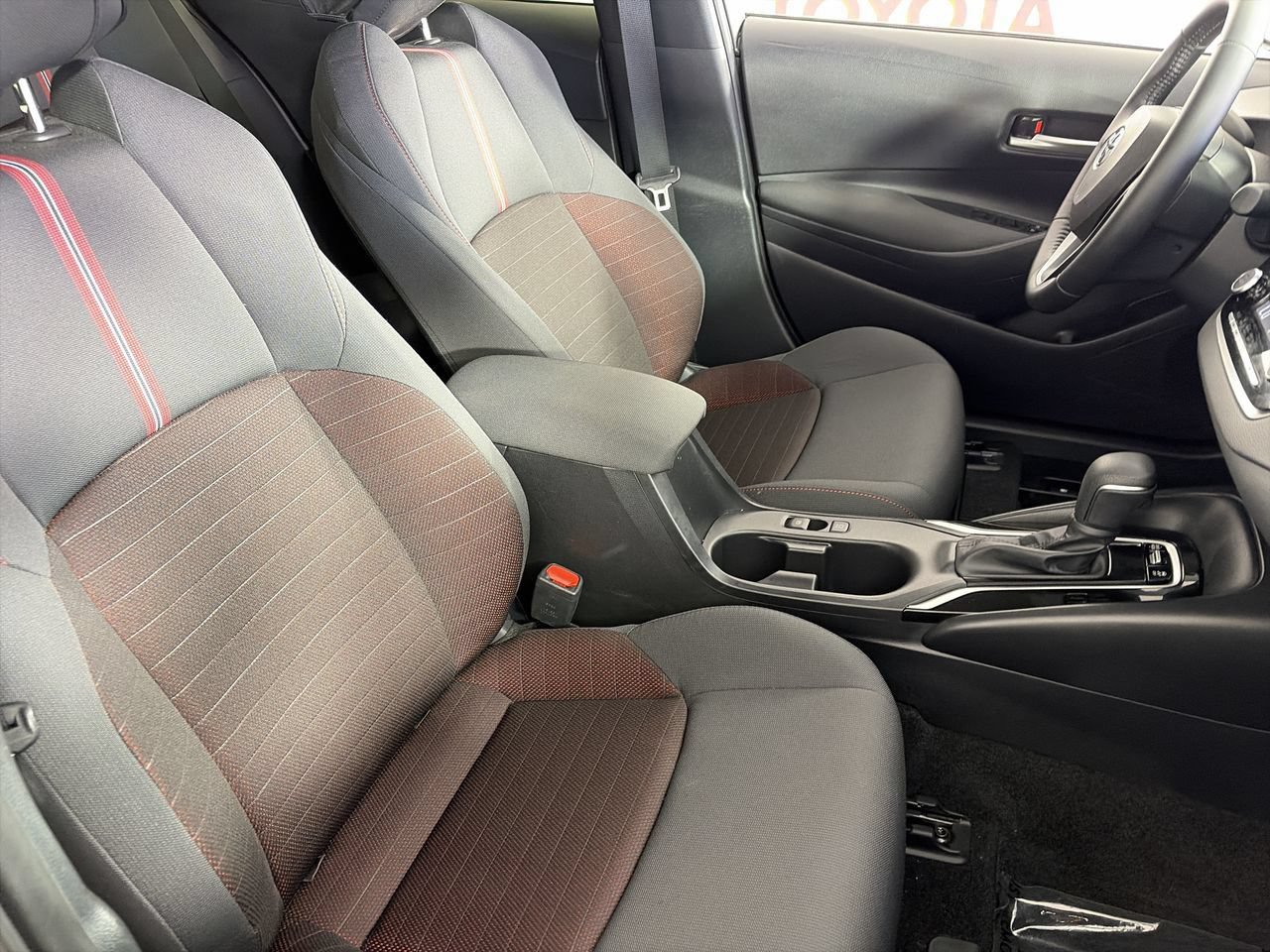 Used 2026 Toyota Corolla SE w/ Carpet Mat Package (TMS) FWD image 24