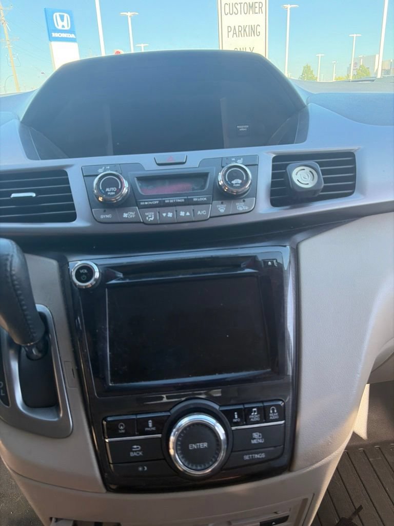 Used 2014 Honda Odyssey Touring Elite image 14