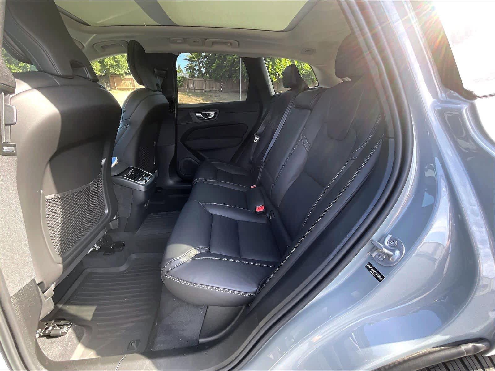 New 2026 Volvo XC60 B5 Ultra w/ Climate Package AWD/4WD image 12