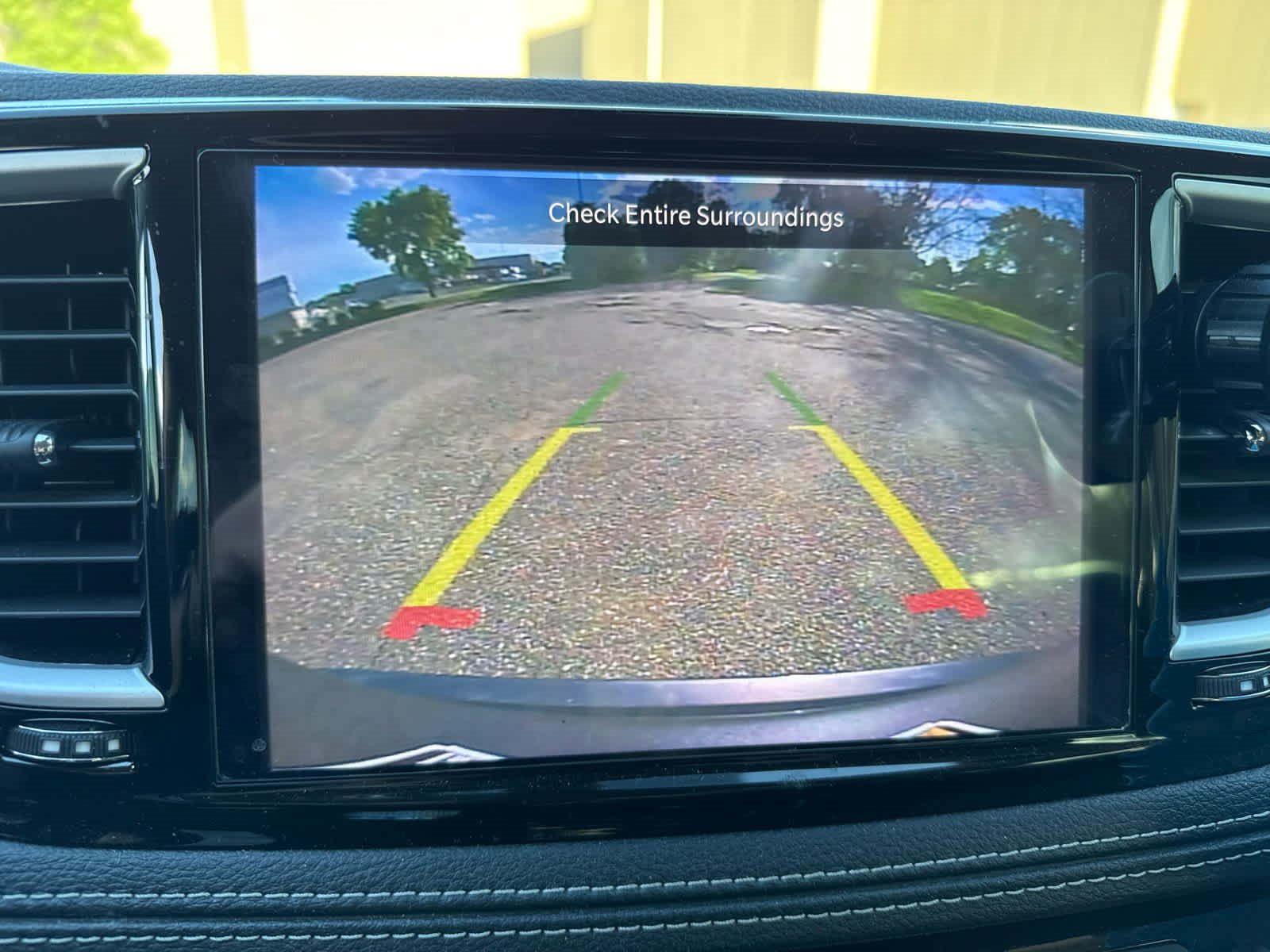 Used 2022 Chrysler Pacifica Touring-L FWD image 11