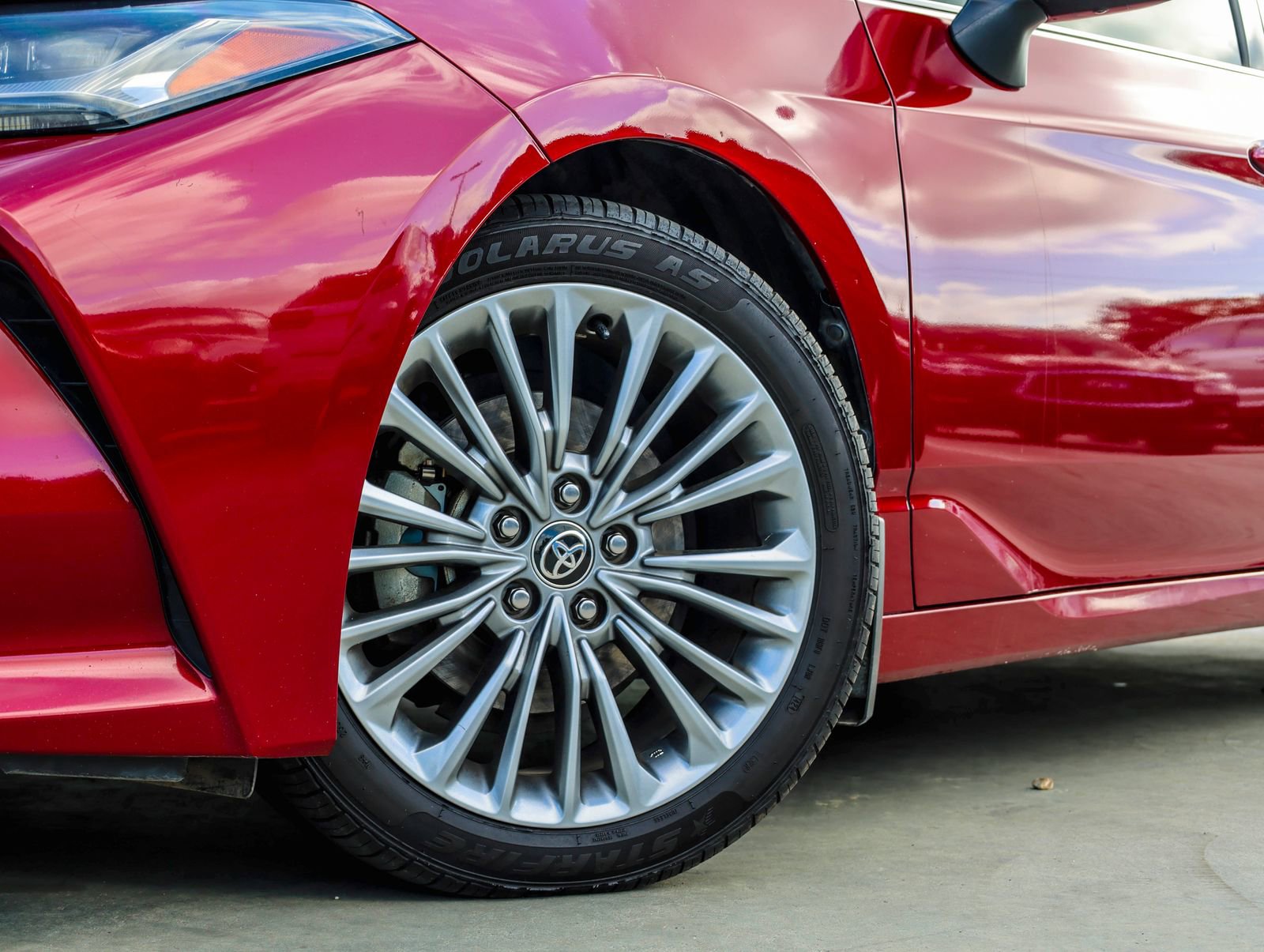 Used 2022 Toyota Avalon Limited w/ Advanced Safety Package FWD image 2