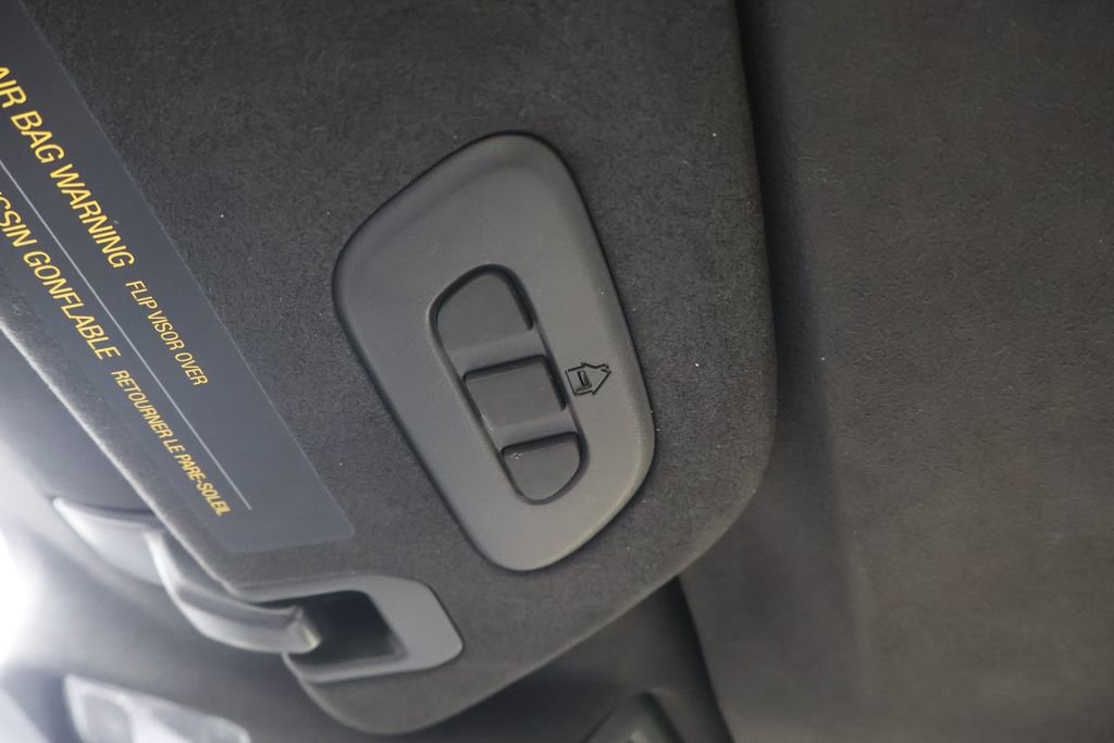 Used 2023 Chevrolet Corvette Stingray Premium Conv w/ Z51 Performance Package RWD image 33