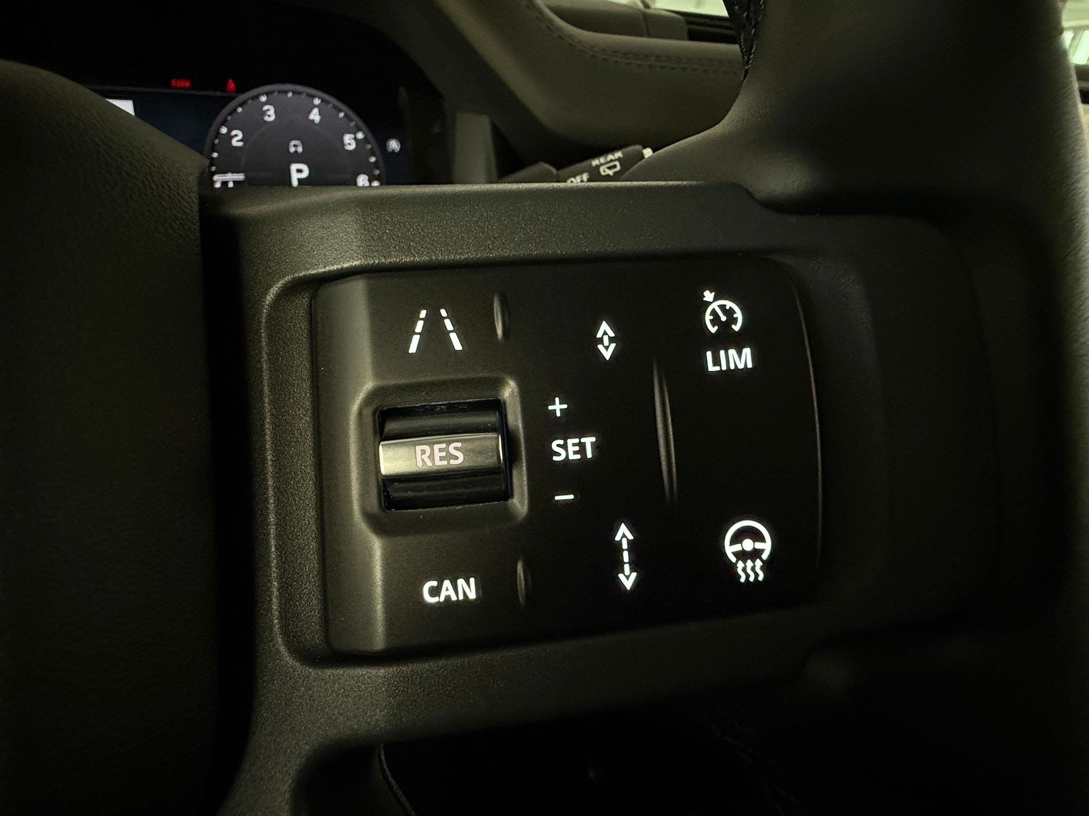Used 2026 Land Rover Defender 130 X-Dynamic SE AWD/4WD image 18