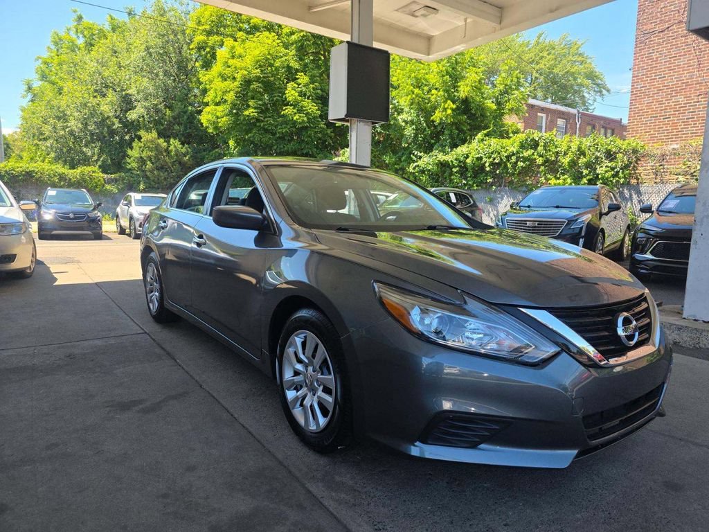 Used 2018 Nissan Altima 2.5 S w/ S Convenience Package FWD image 4