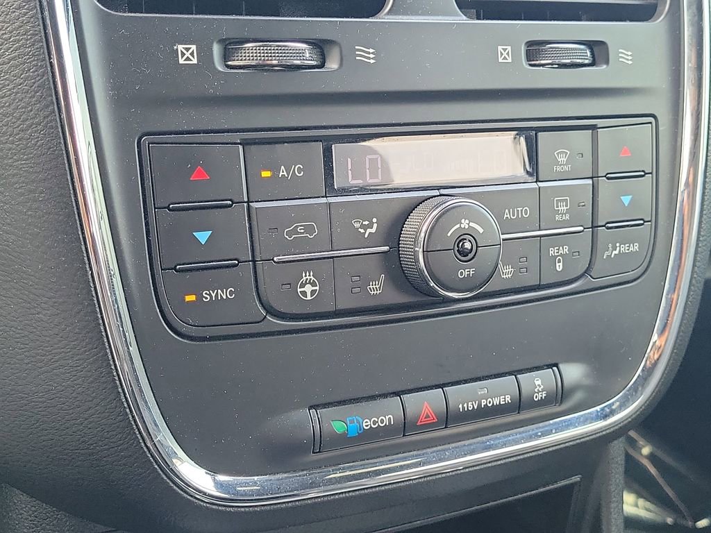 Used 2018 Dodge Grand Caravan GT image 32