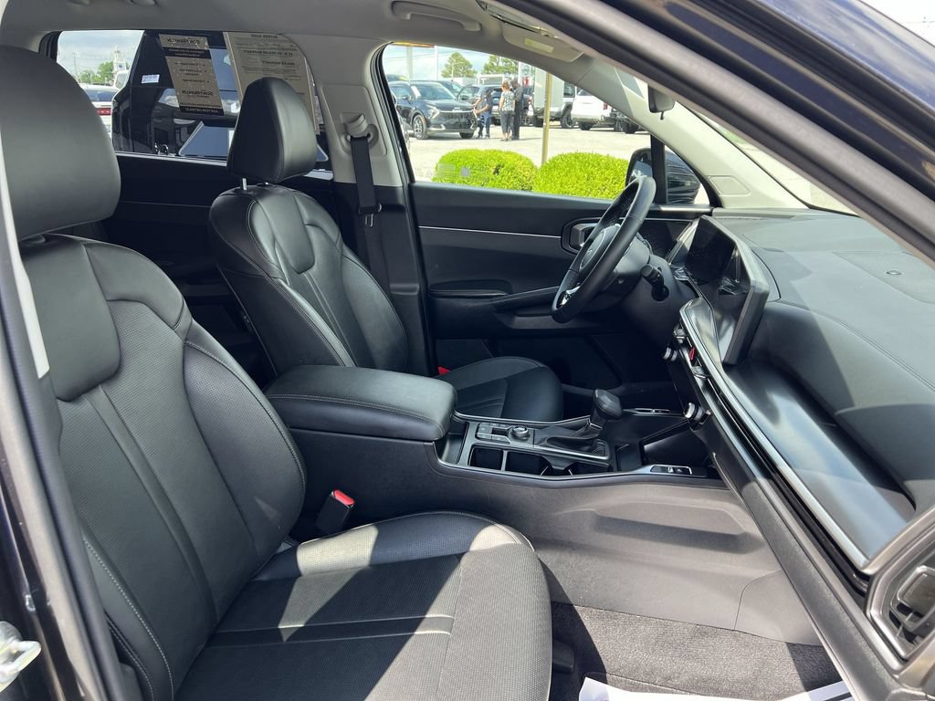 Used 2025 Kia Sorento S FWD image 26