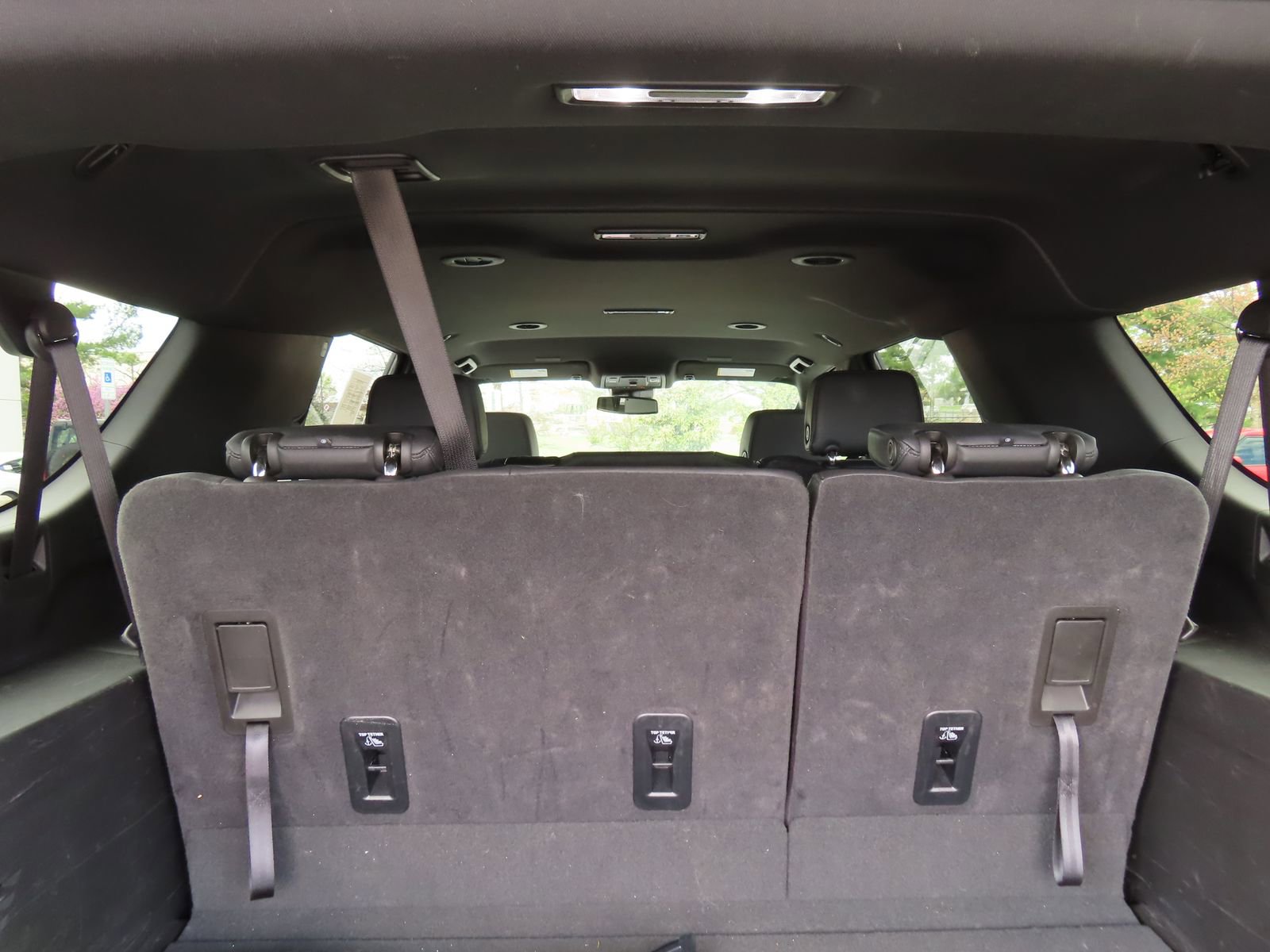 Used 2025 Chevrolet Suburban Z71 image 39