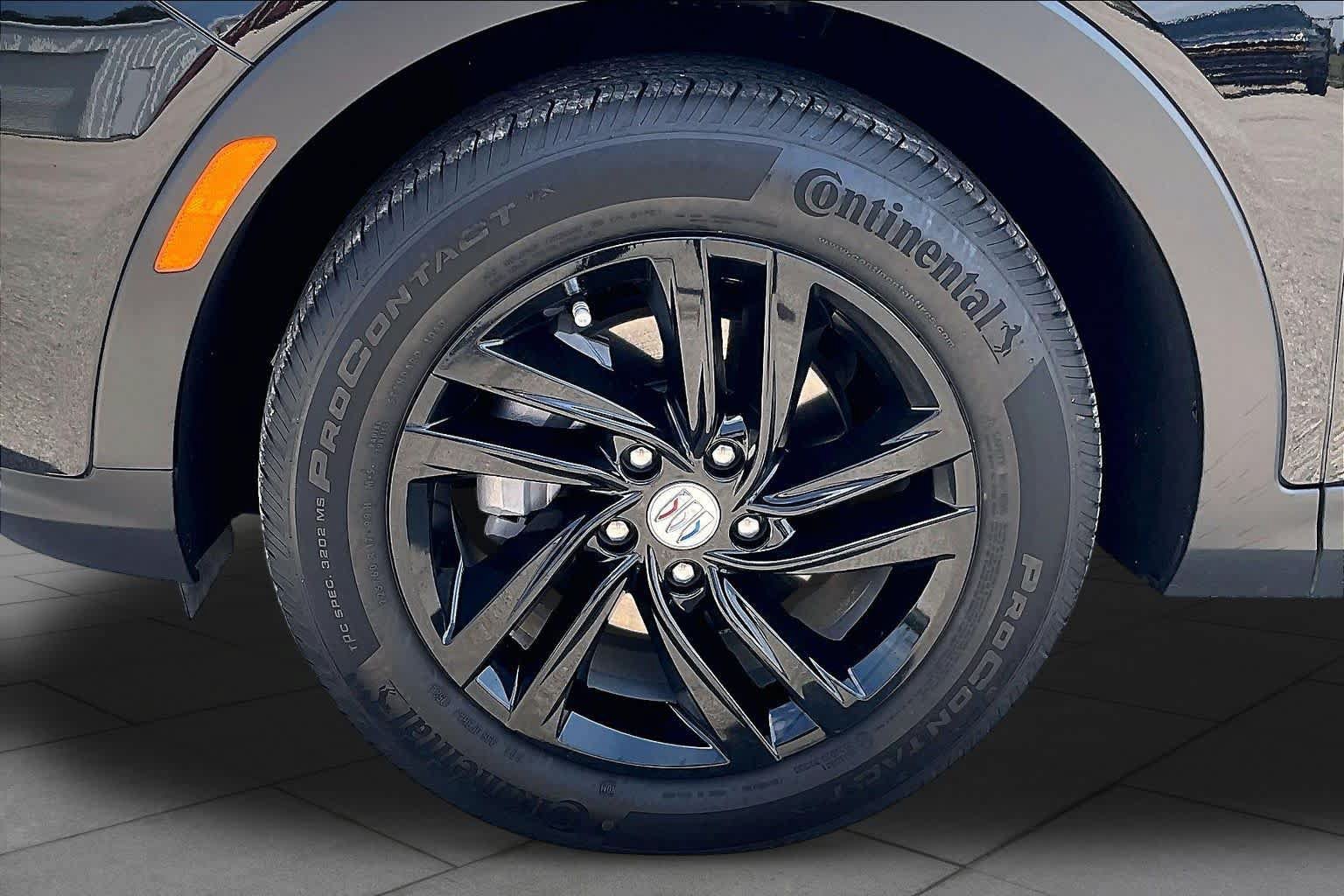 Used 2024 Buick Envista Sport Touring w/ Convenience I Package FWD image 11