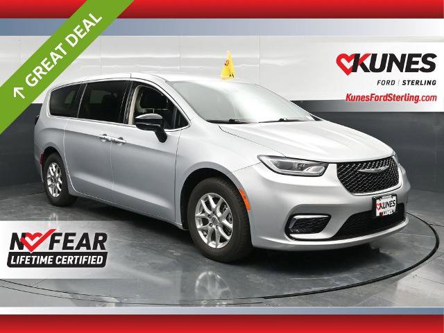 Used 2024 Chrysler Pacifica Touring-L