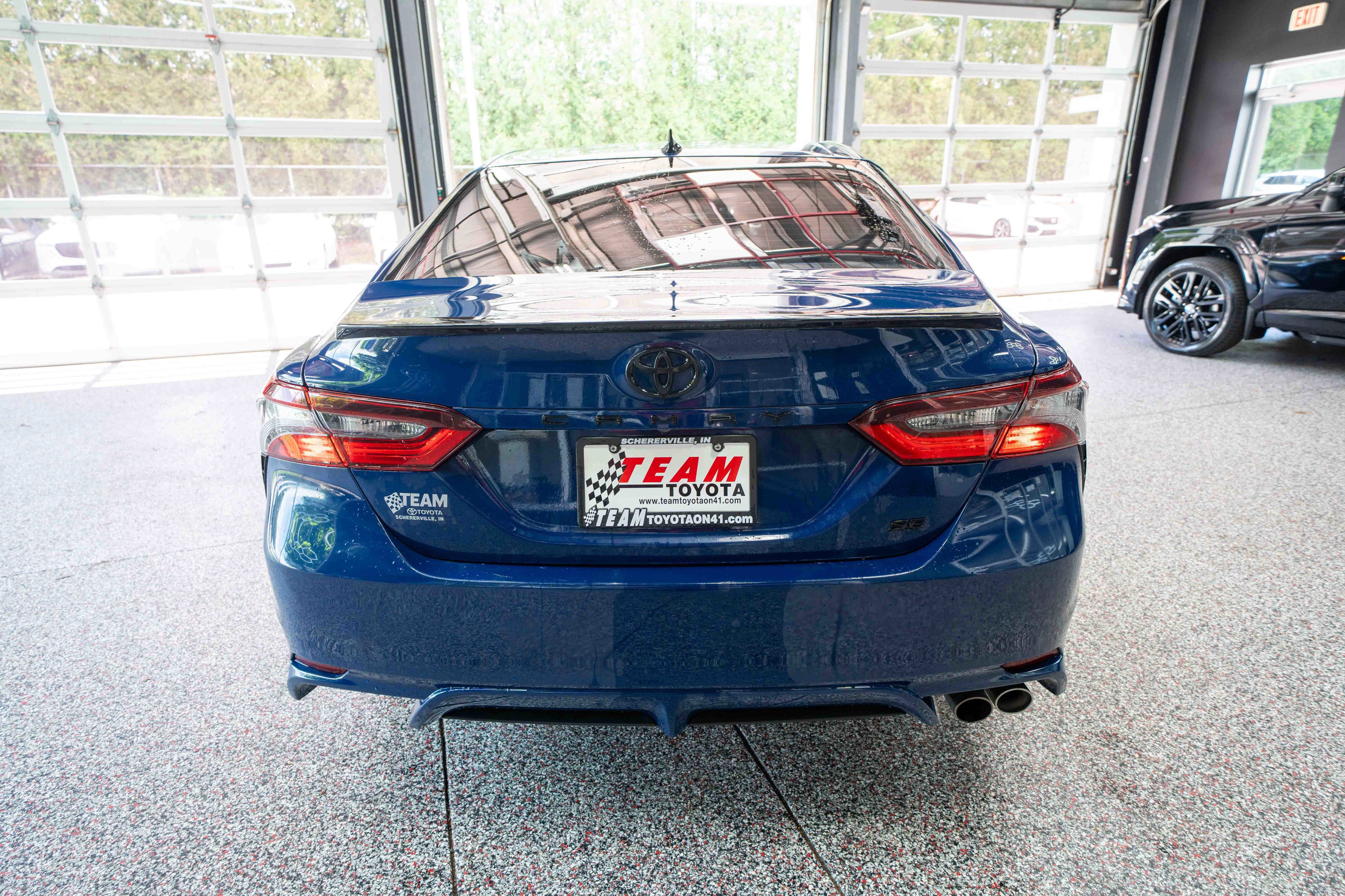 Used 2024 Toyota Camry SE FWD image 3
