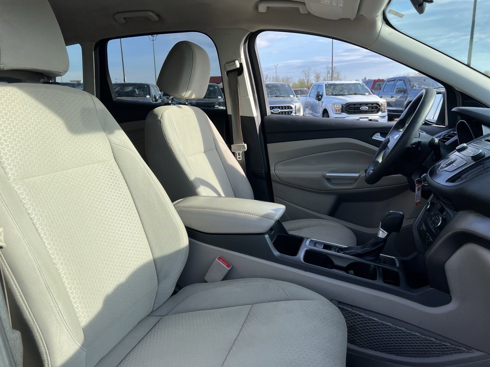Used 2017 Ford Escape SE image 33