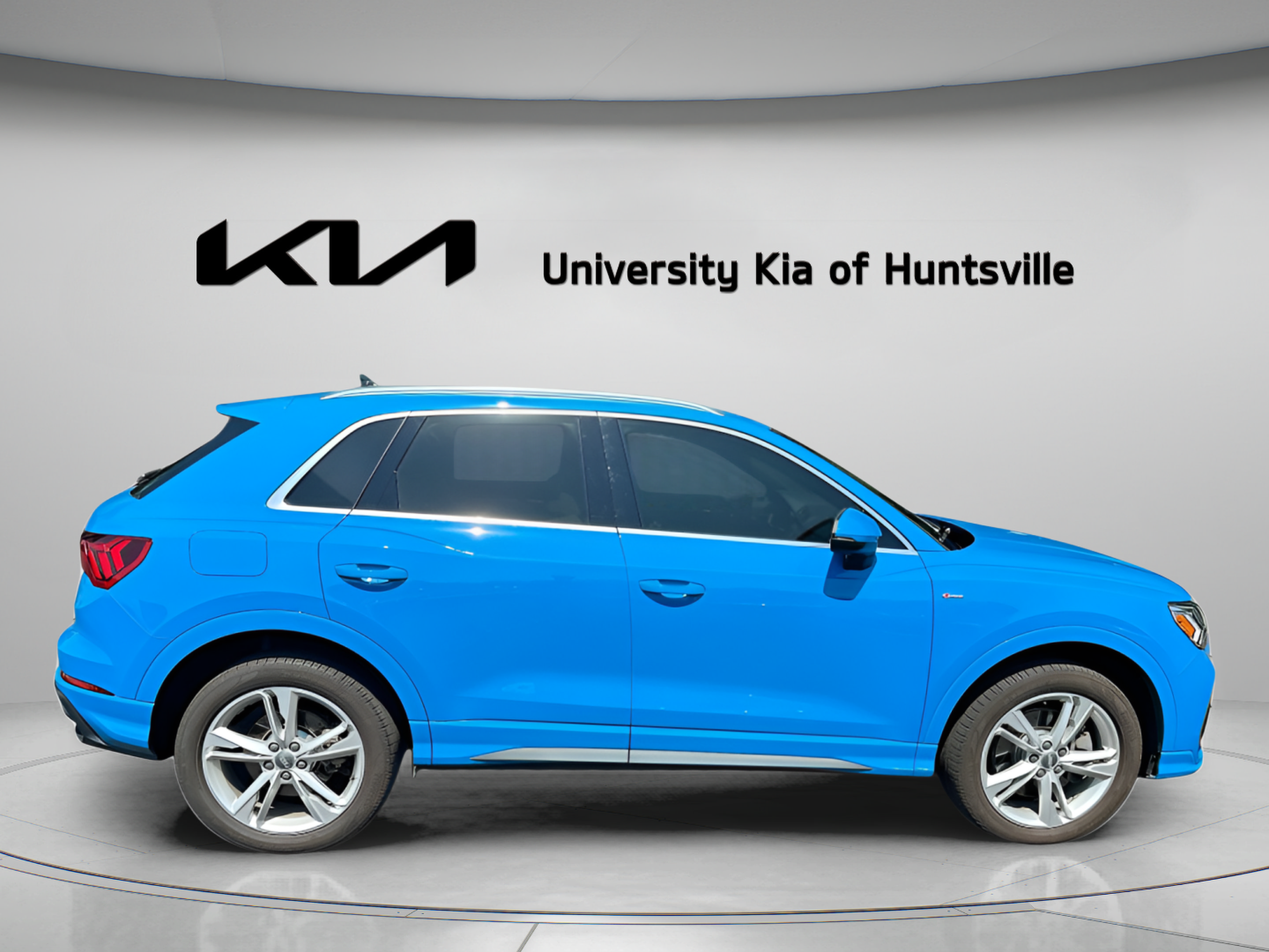 Used 2020 Audi Q3 2.0T Premium Plus w/ Premium Plus Package AWD/4WD image 9