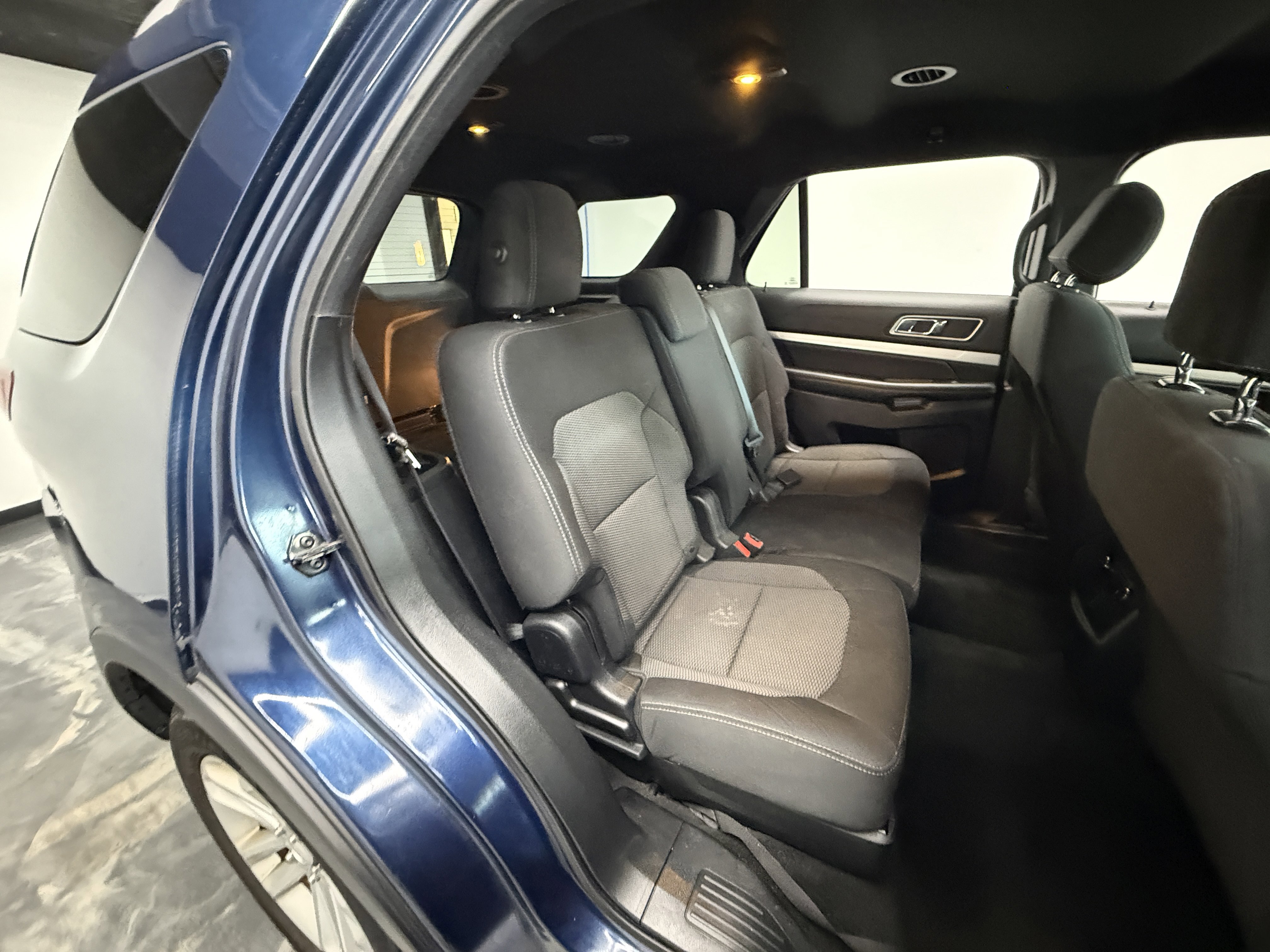 Used 2017 Ford Explorer XLT image 20
