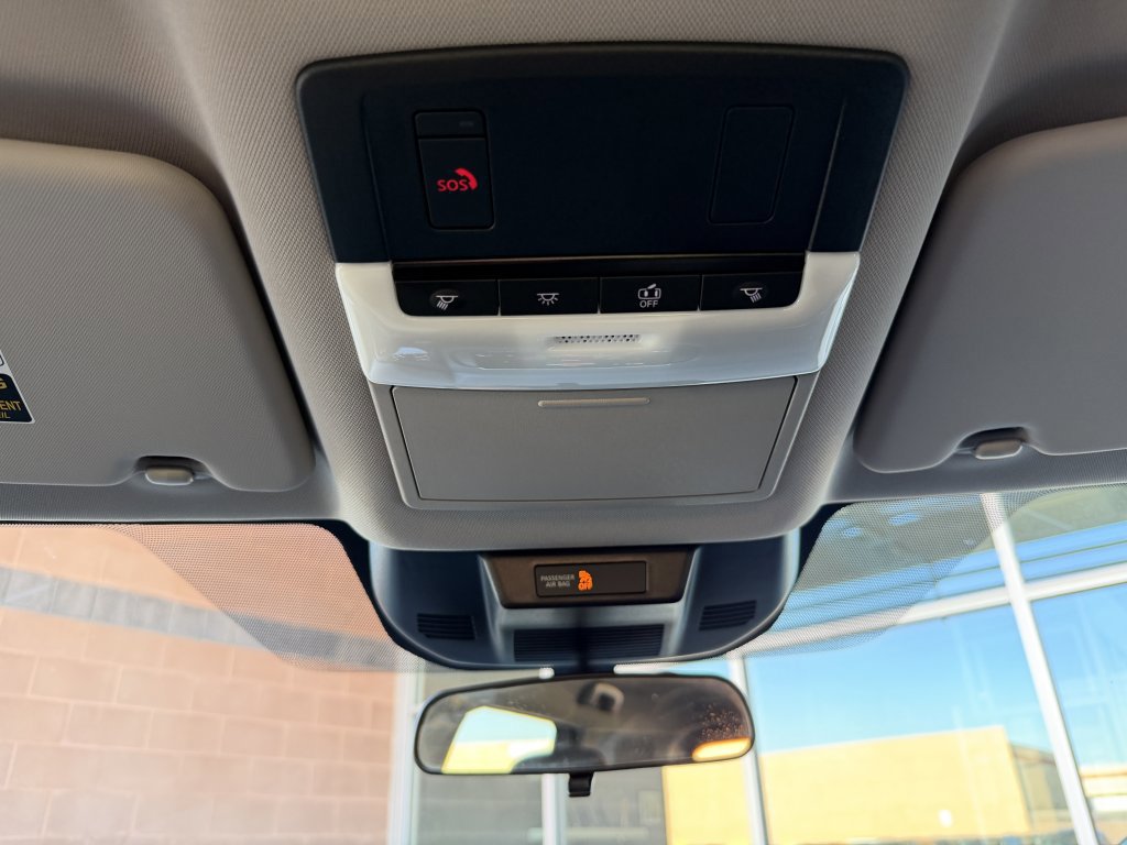 Used 2025 Nissan Rogue SV image 27