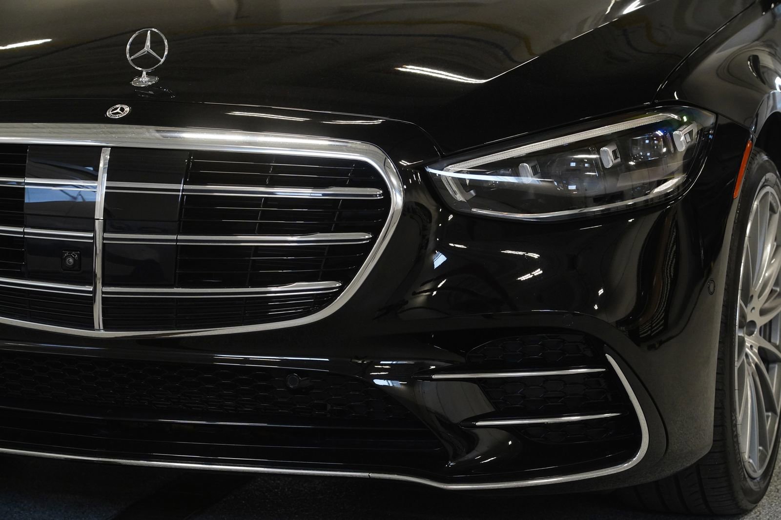 Certified 2023 Mercedes-Benz S 580 4MATIC Sedan image 8