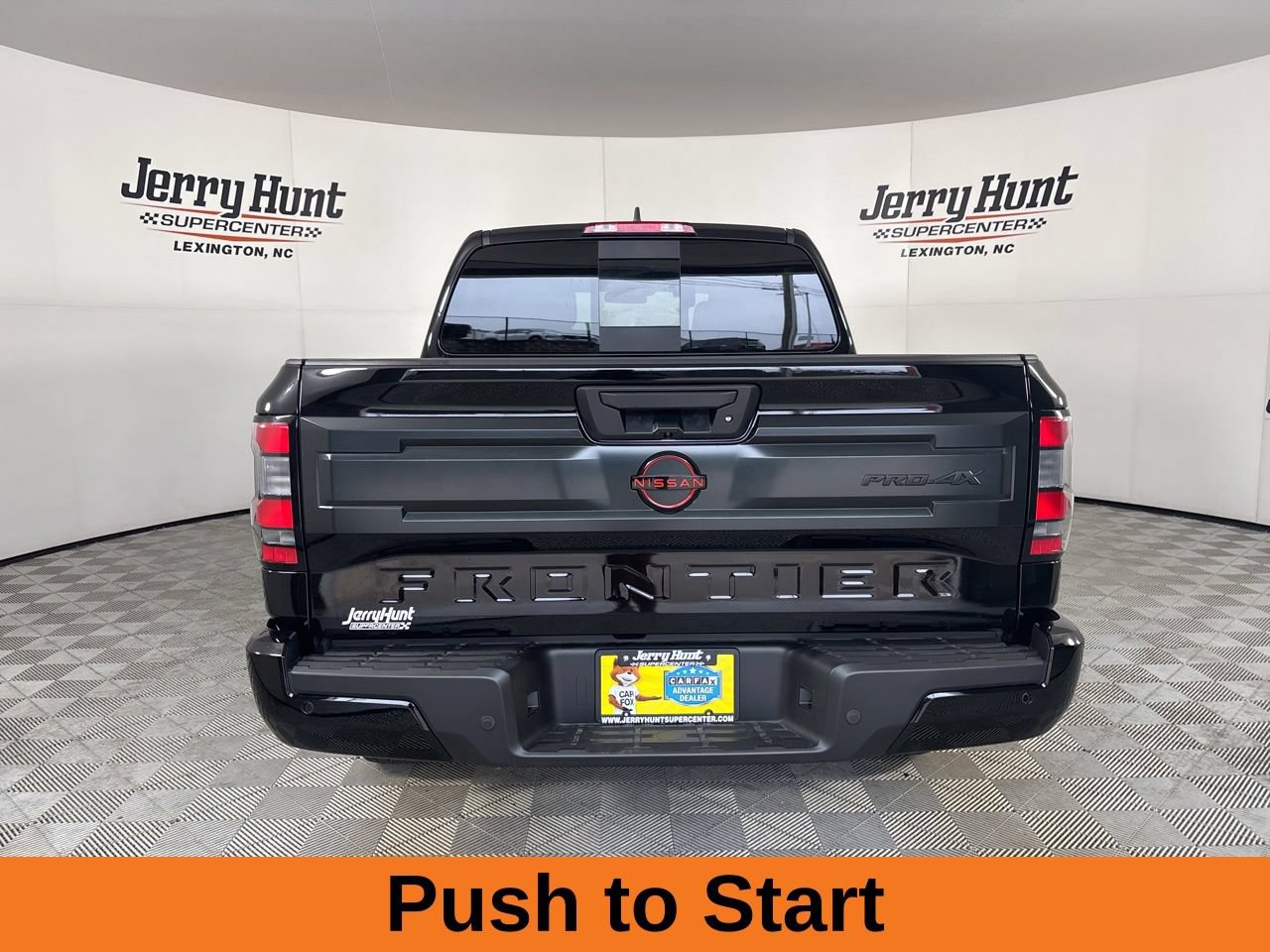 Used 2025 Nissan Frontier PRO-4X AWD/4WD image 6