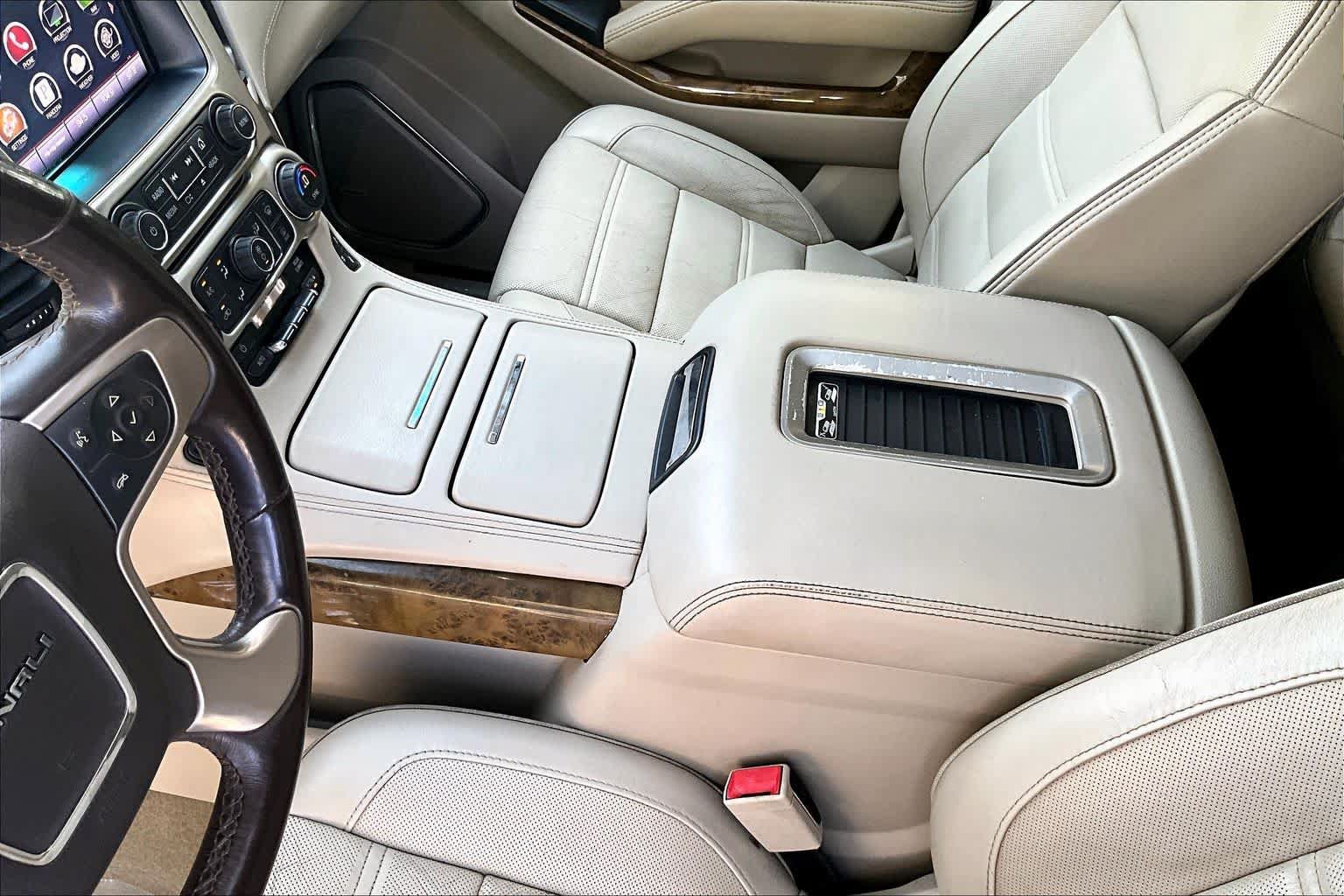 Used 2016 GMC Yukon Denali w/ Open Road Package AWD/4WD image 17