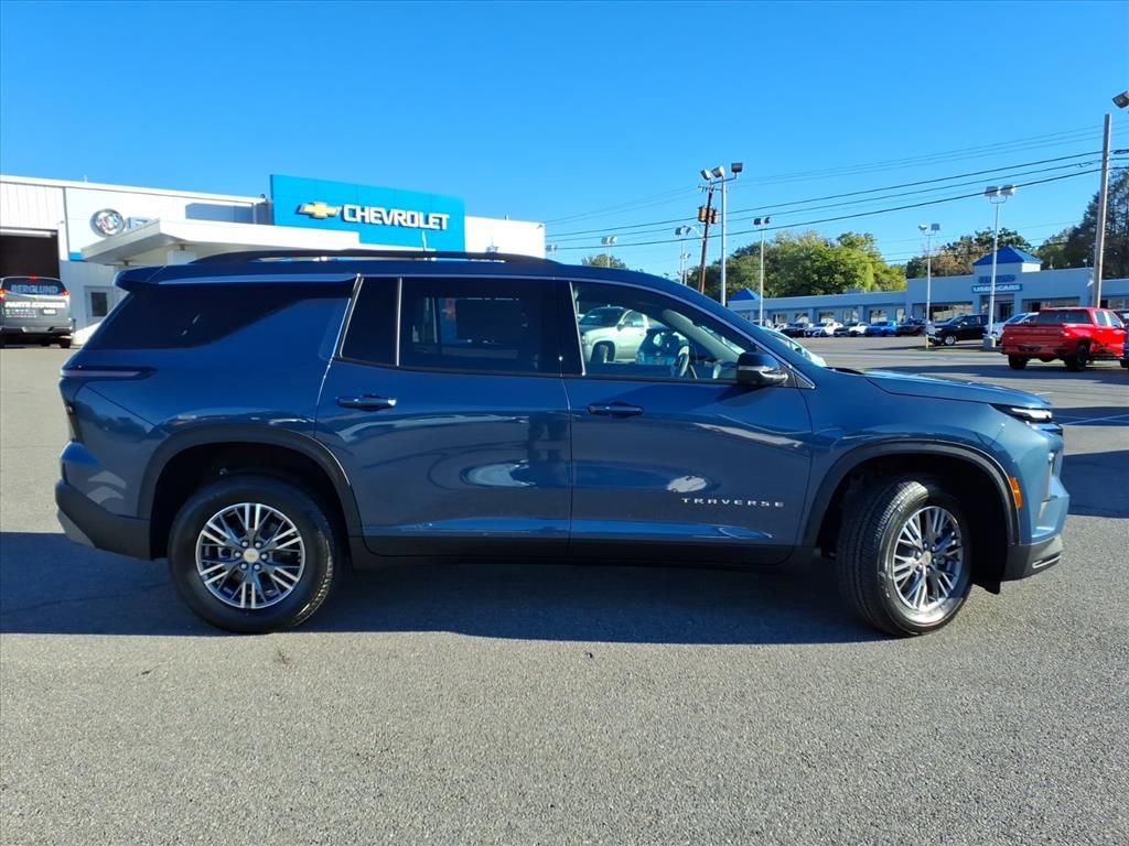 New 2026 Chevrolet Traverse LT w/ Driver Confidence Package image 3