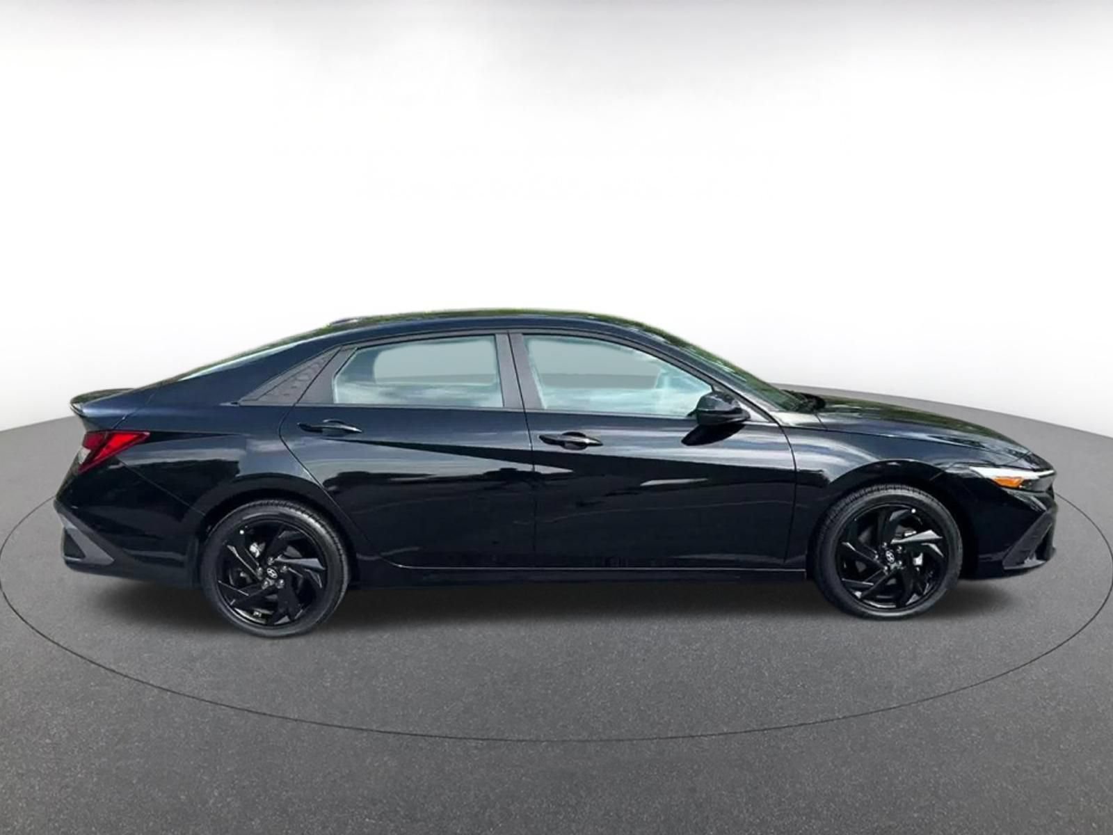 Used 2026 Hyundai Elantra Sport FWD image 15