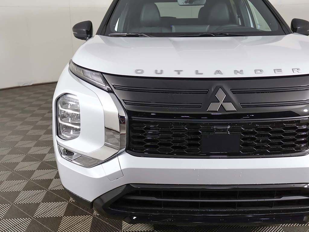 New 2026 Mitsubishi Outlander LE FWD image 12