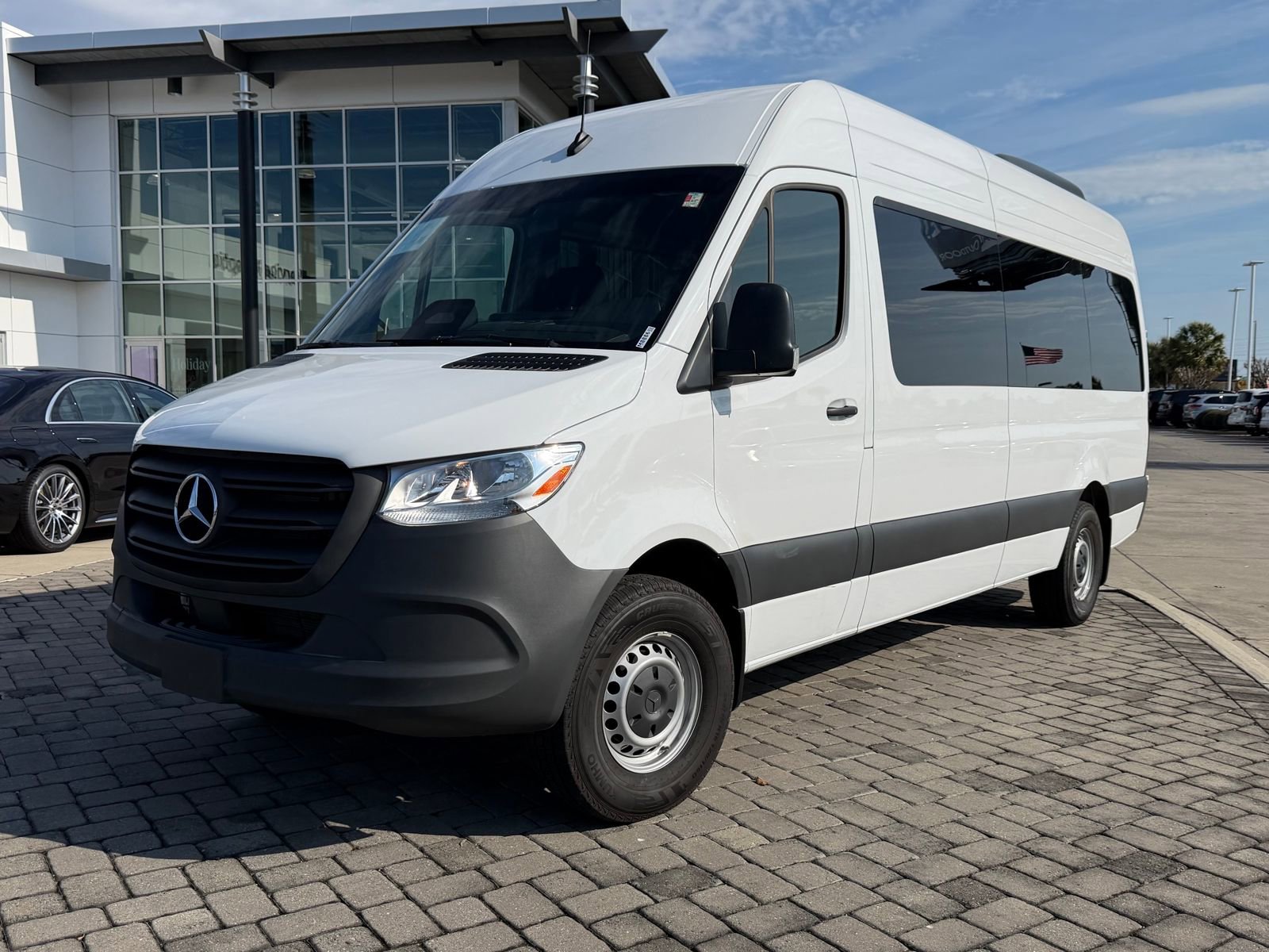 Used 2025 Mercedes-Benz Sprinter 2500 image 1