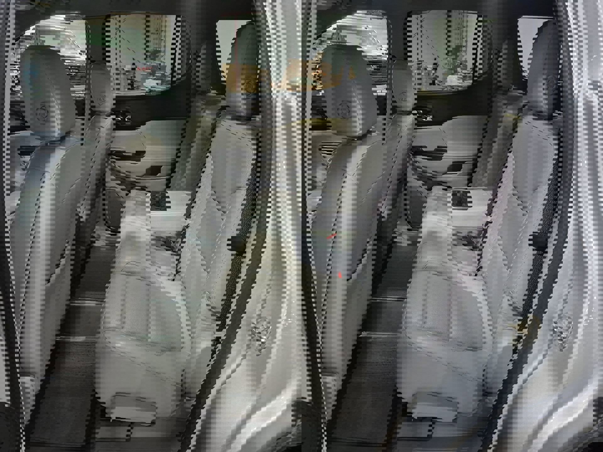 Used 2018 GMC Acadia SLT image 26