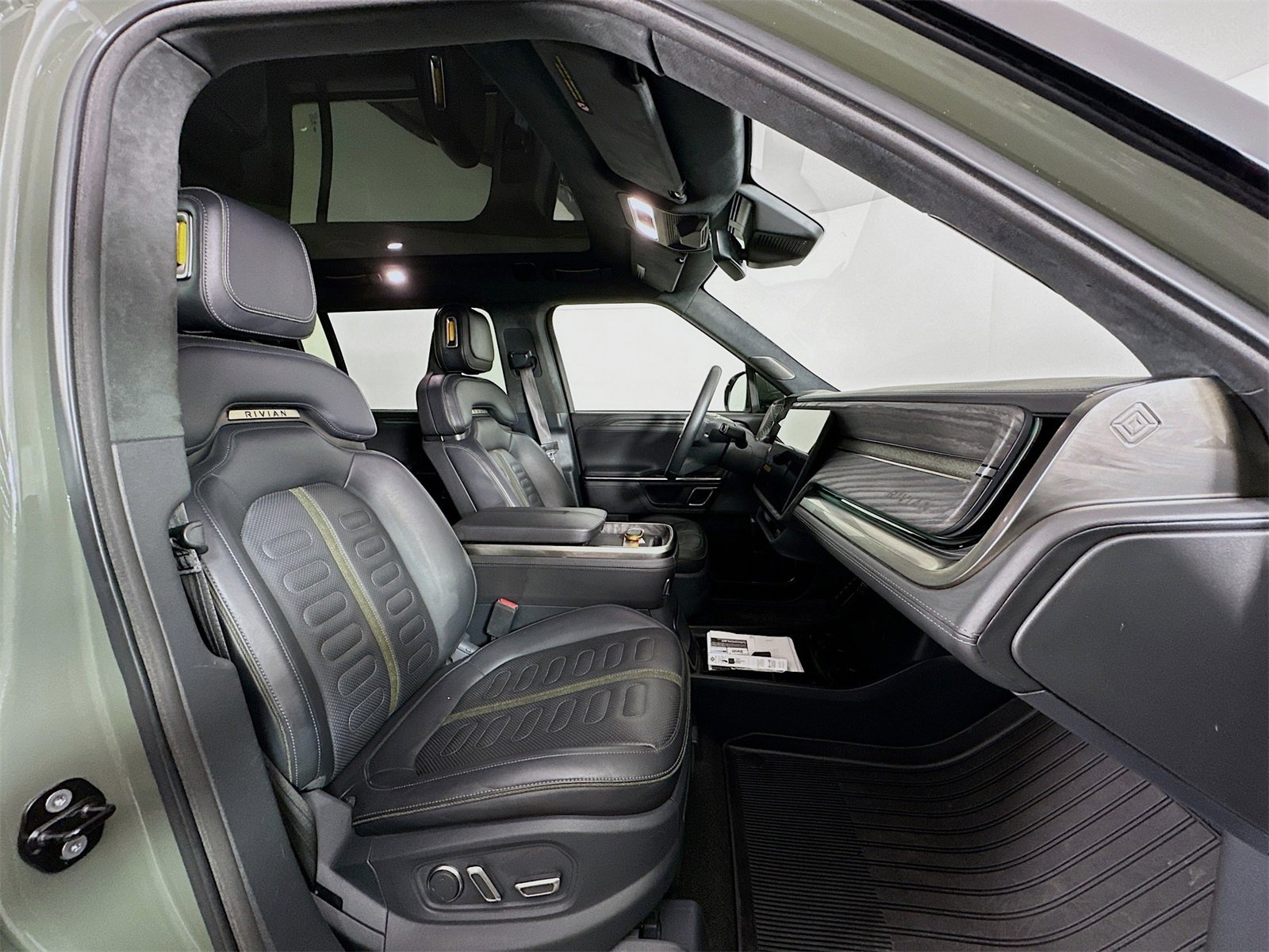 Used 2022 Rivian R1S Launch Edition image 30