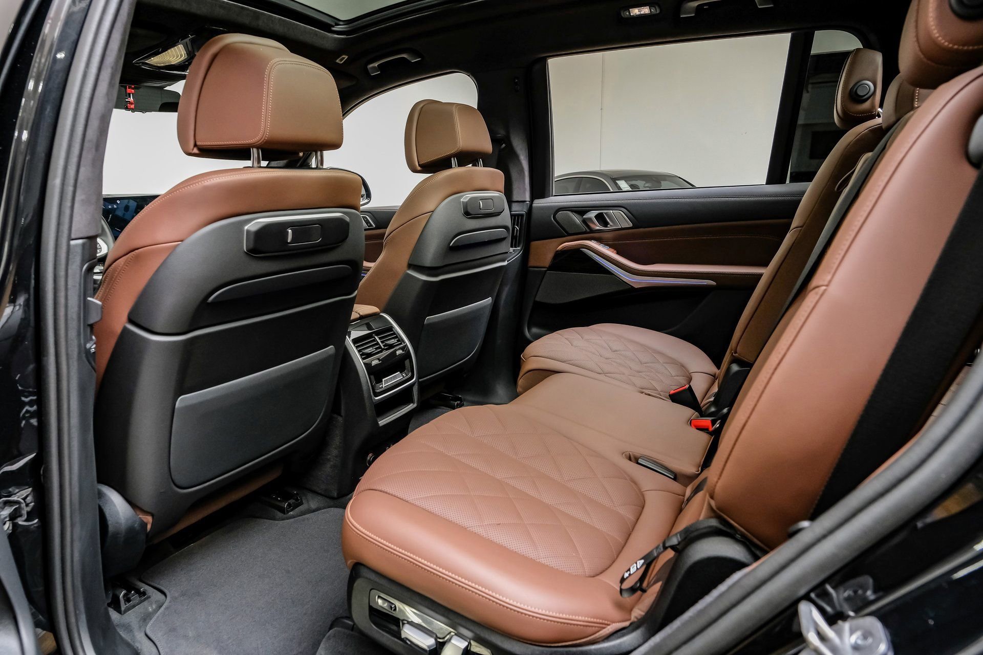 Used 2024 BMW X7 xDrive40i w/ M Sport Package image 43