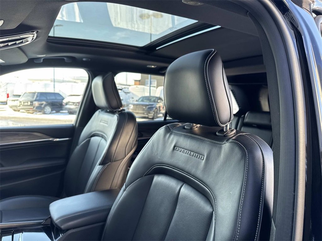 Used 2023 Jeep Grand Cherokee Overland image 19