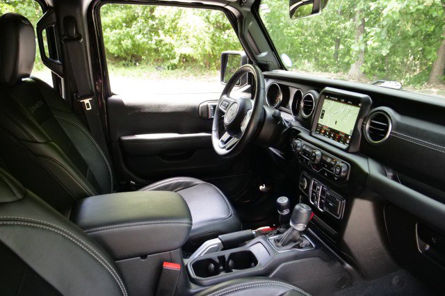 Used 2022 Jeep Wrangler Unlimited Sahara w/ Cold Weather Group AWD/4WD image 44