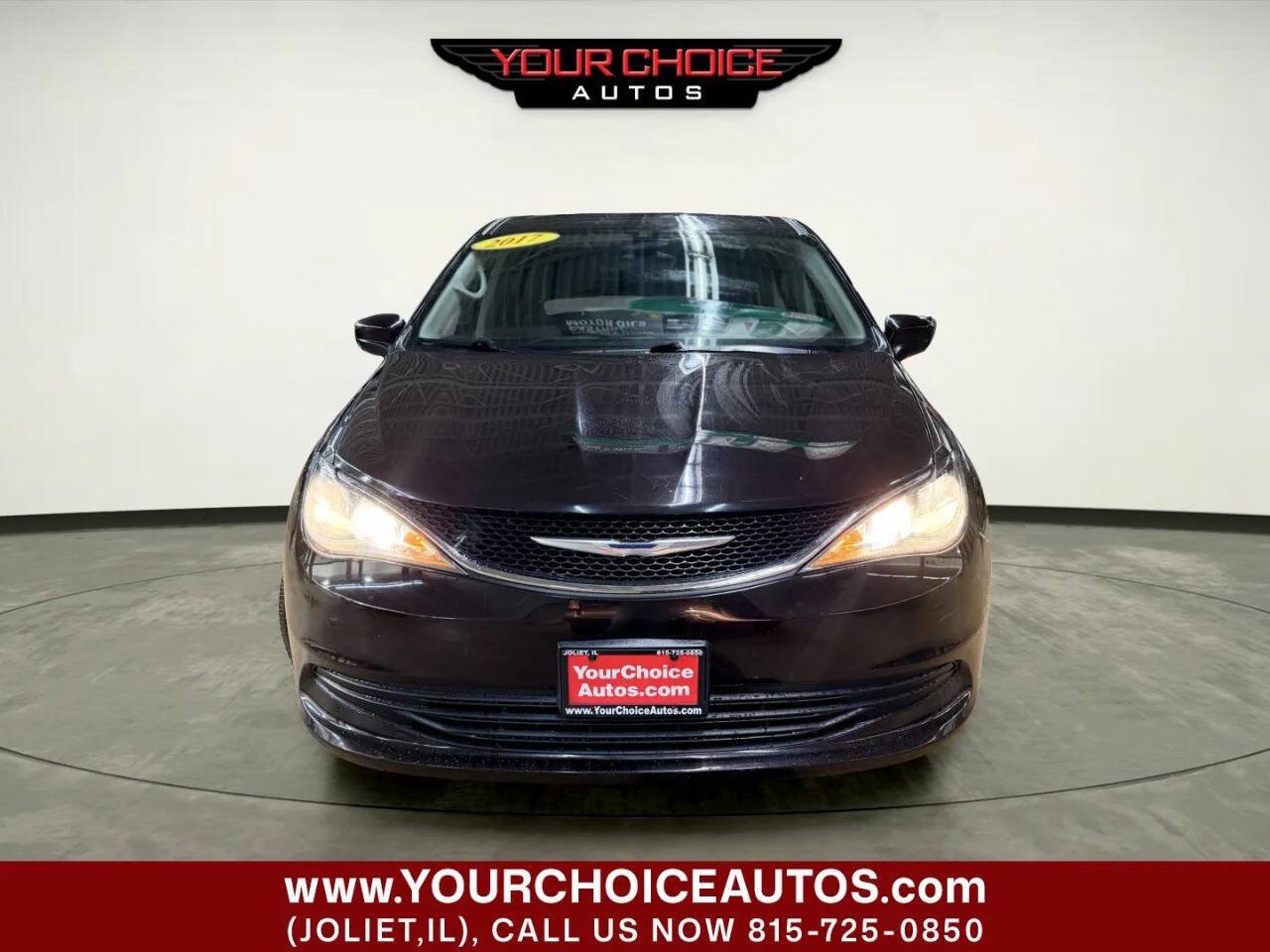 Used 2017 Chrysler Pacifica Touring FWD image 10