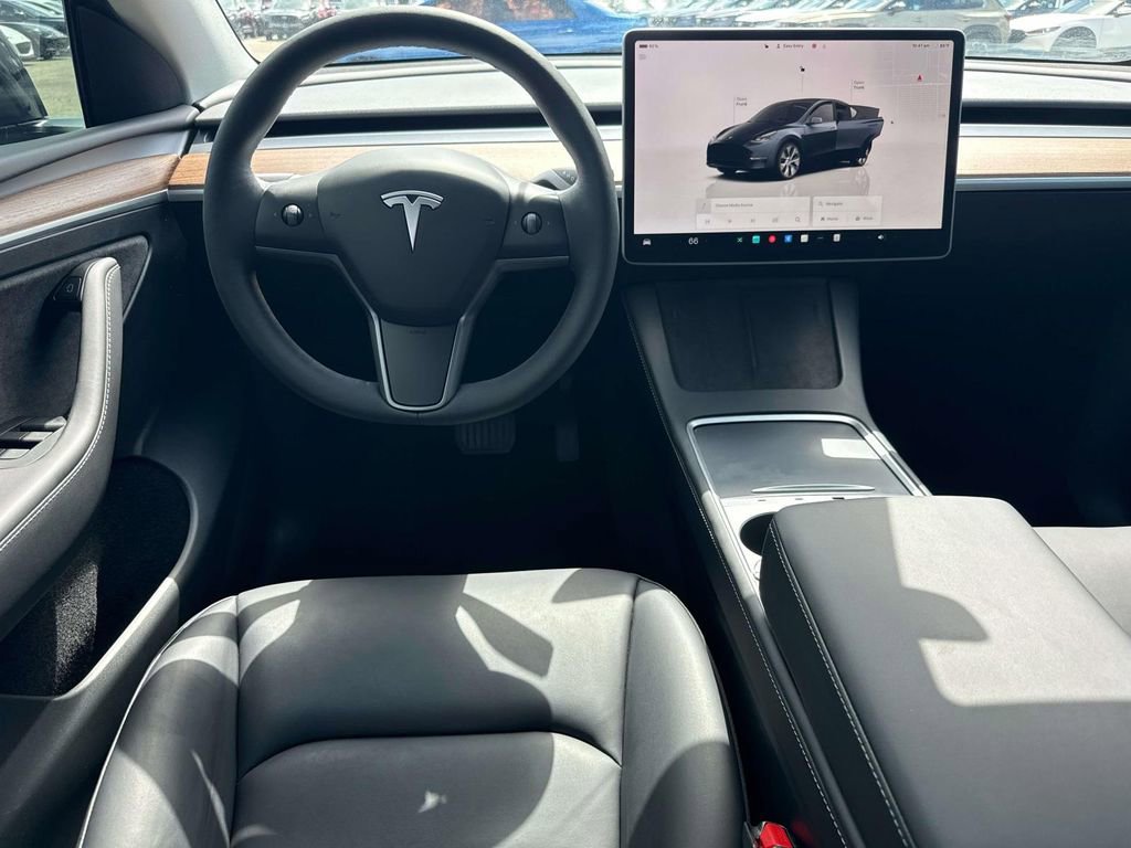 Used 2024 Tesla Model Y Long Range AWD/4WD image 16