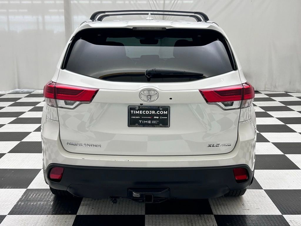 Used 2017 Toyota Highlander XLE image 8